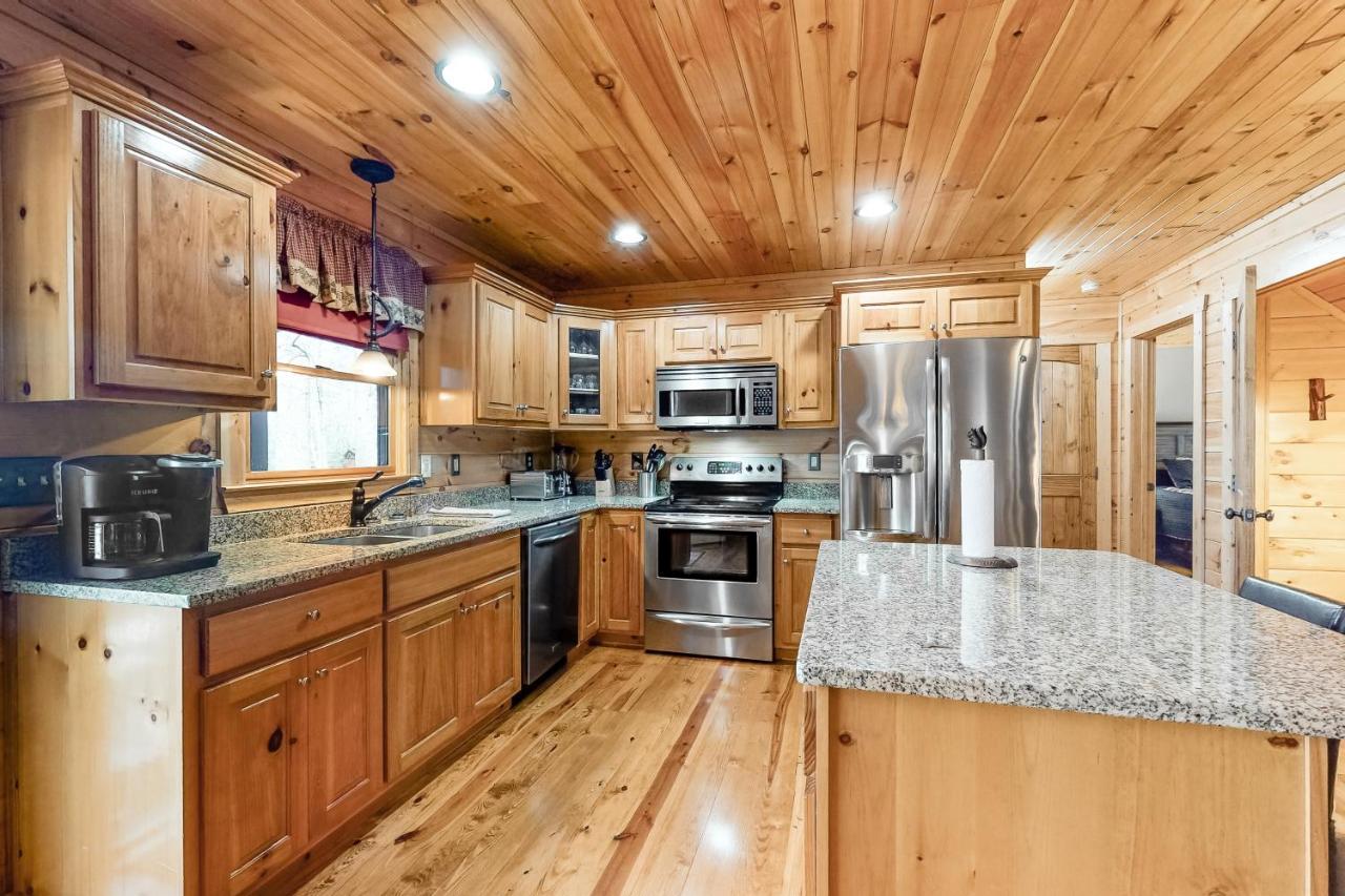 Bearfoot Lodge Ellijay Exteriör bild