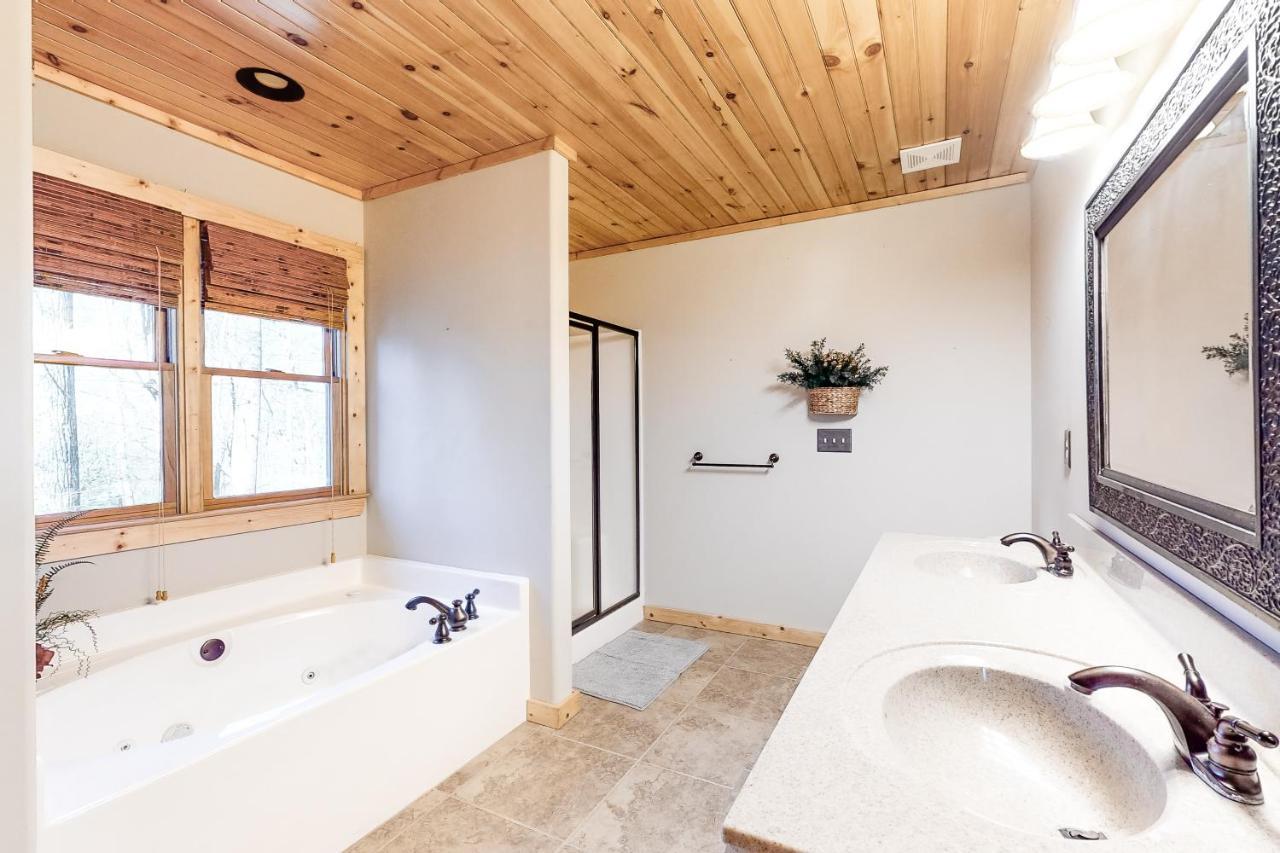 Bearfoot Lodge Ellijay Exteriör bild